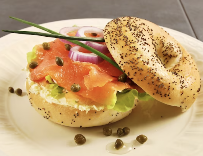 best breakfast for weight loss smoked salmon bagel